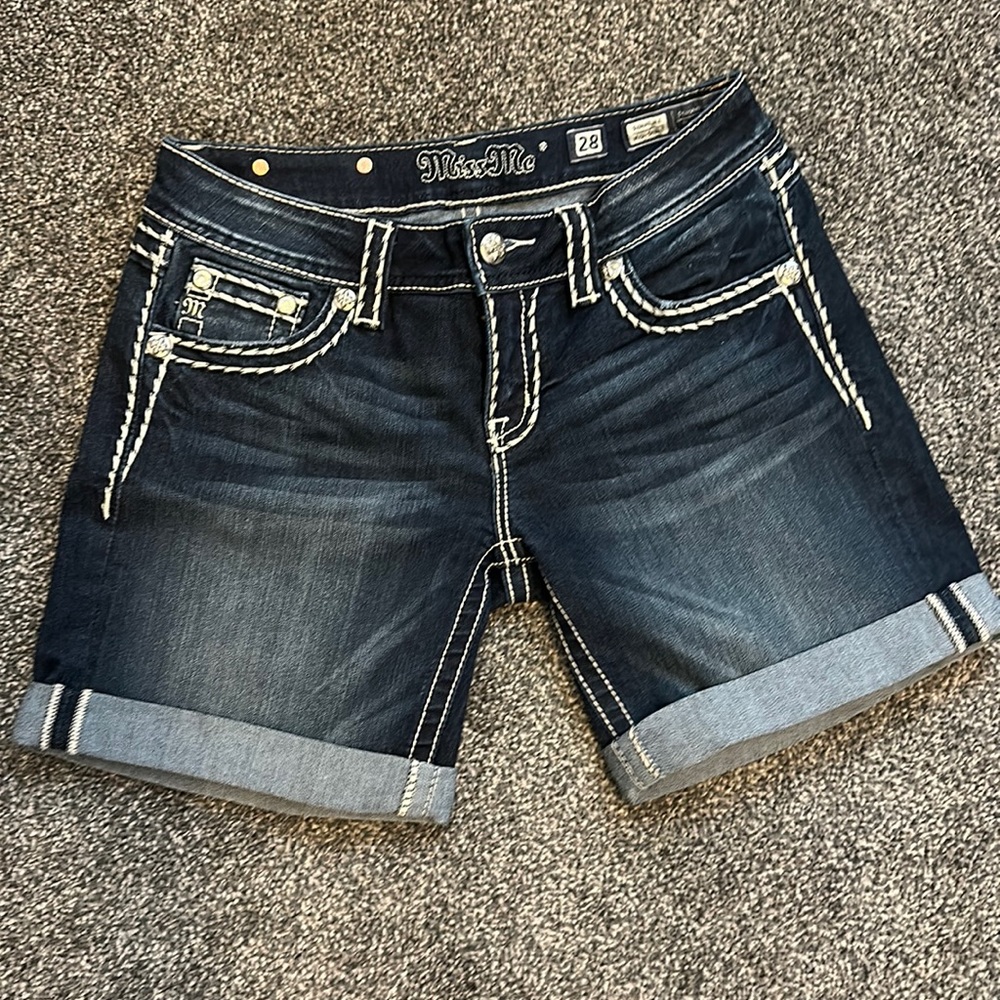 Miss Me Women’s Shorts. Size 29